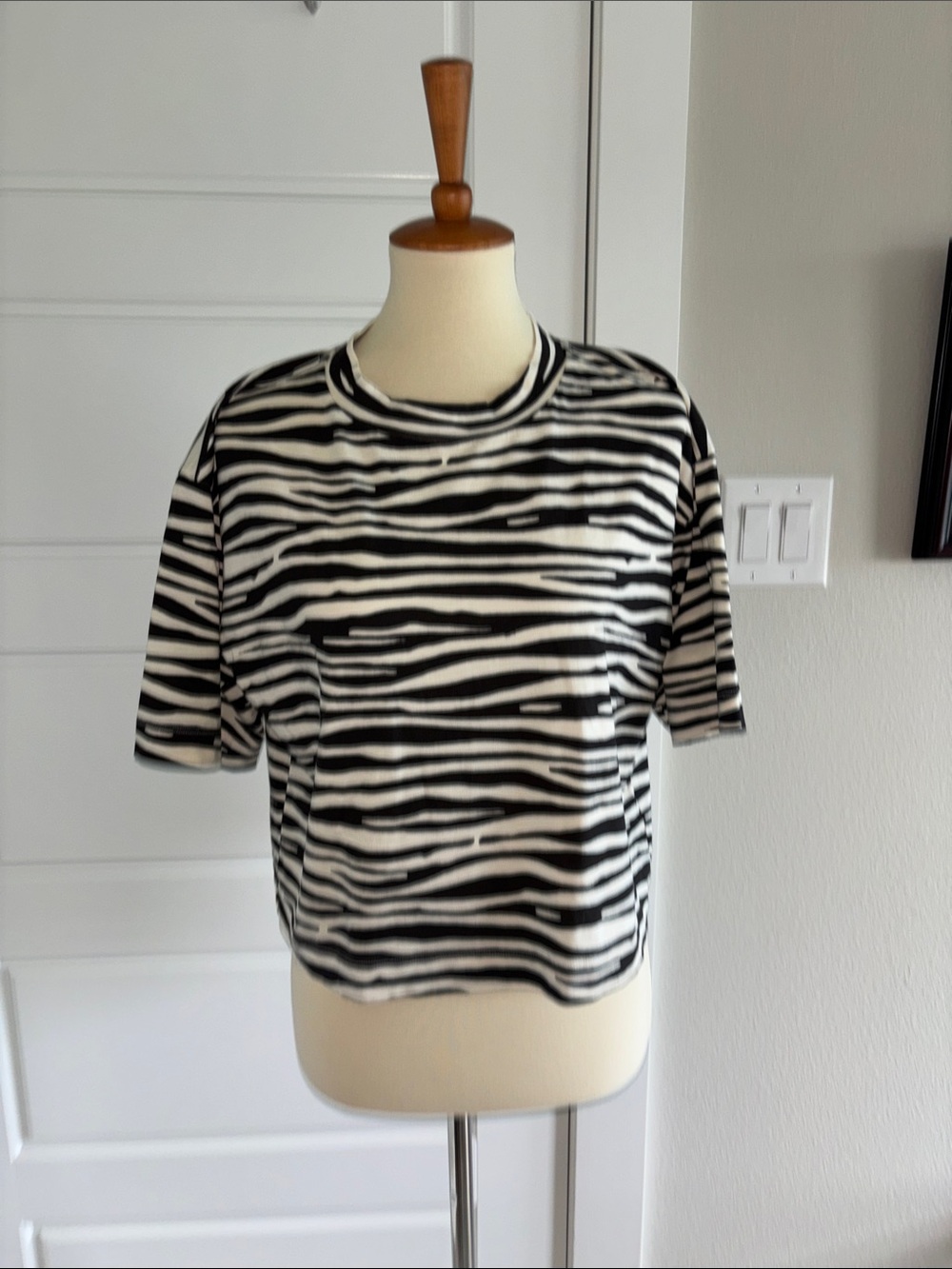 pistola Black & White Zebra Stripe Short Sleeve Tee